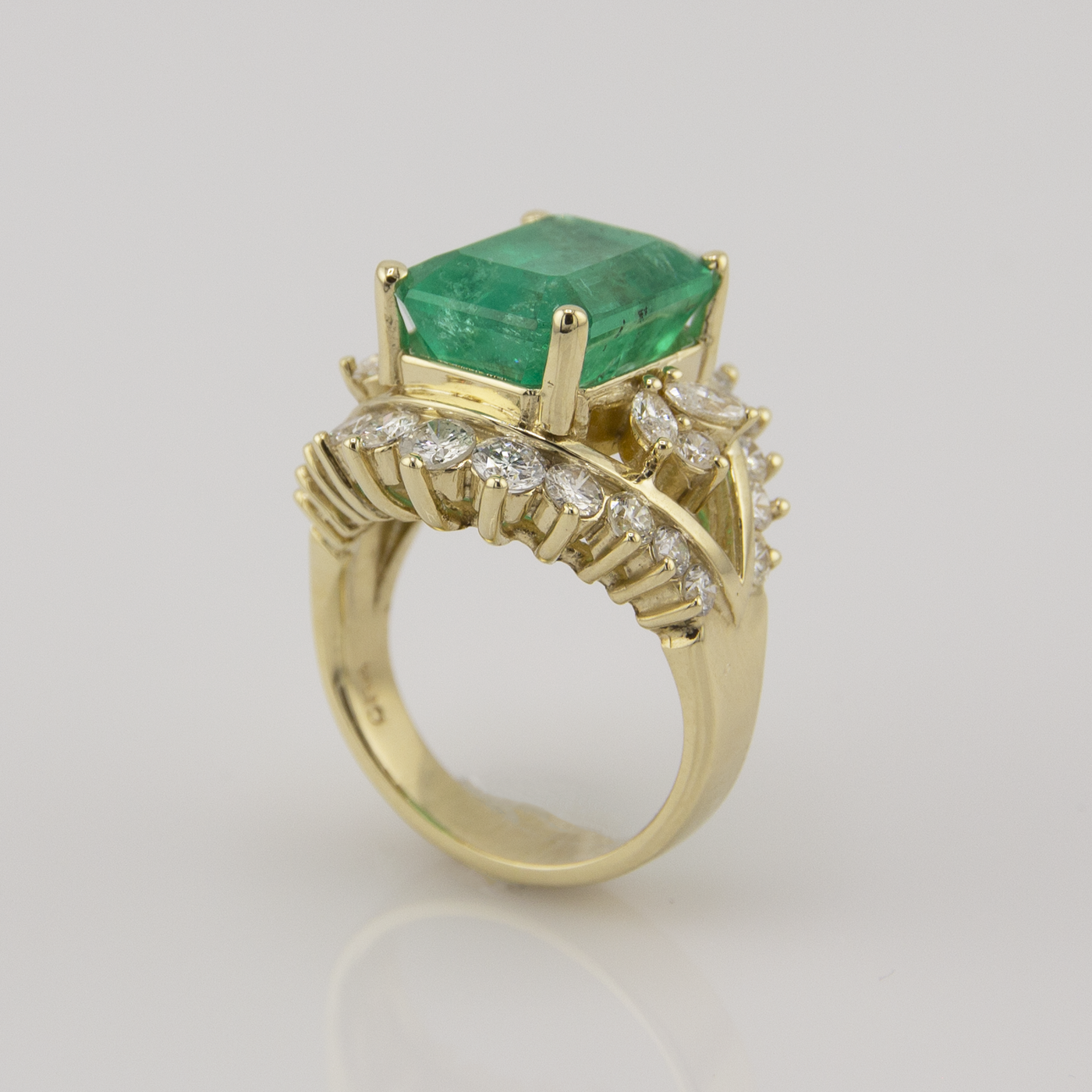 7.11-Carat Colombian Emerald Ring