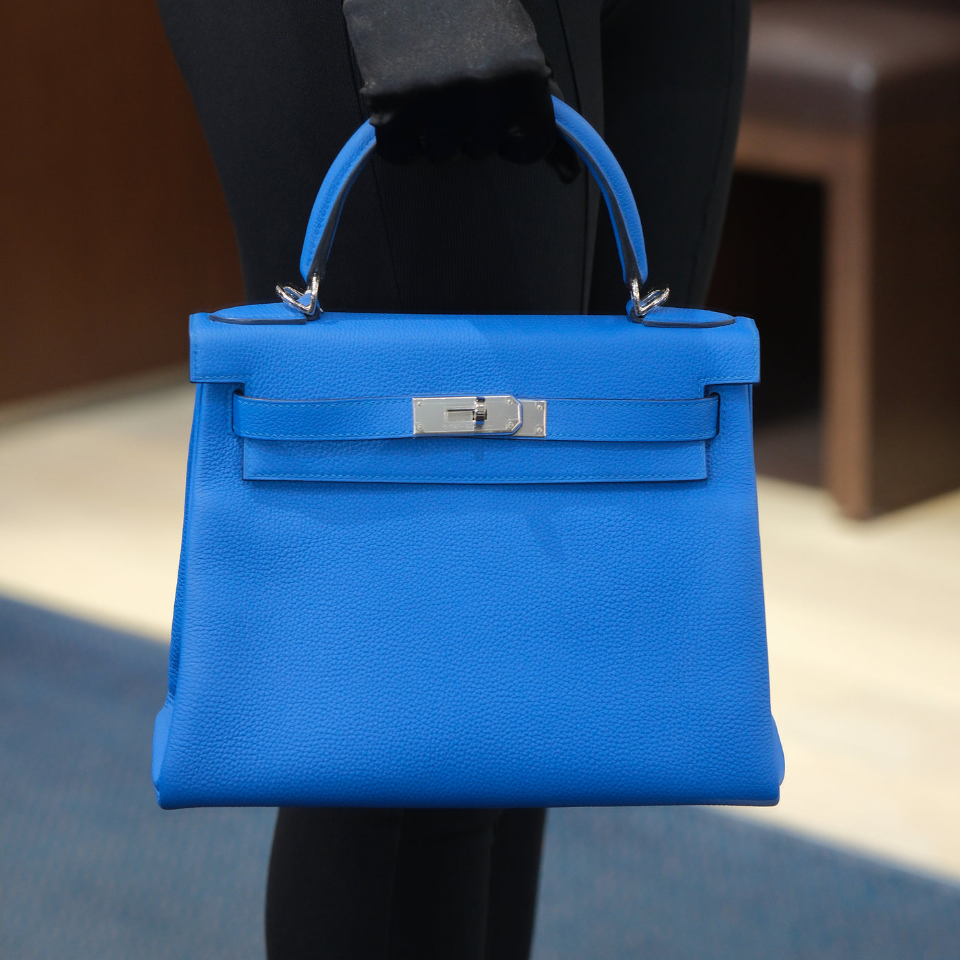 Hermes 2018 Kelly 28 Retourne Bleu Electric Togo with Palladium Hardware
